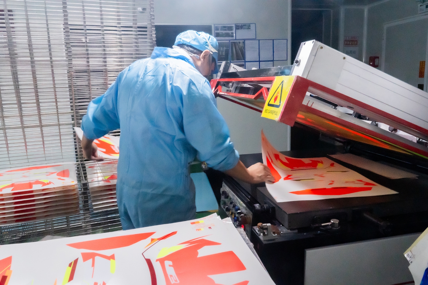 生産ラインイメージ: 高性能機器